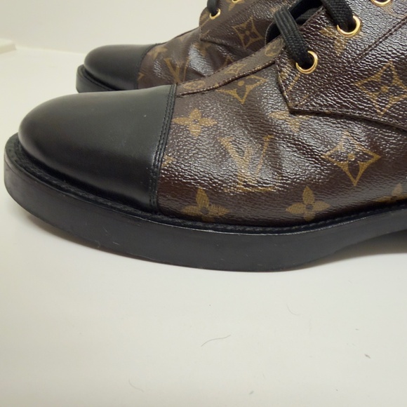 LOUIS VUITTON Woman Calfskin Monogram Wonderland Flat Ranger Boots Black. - Picture 5 of 16